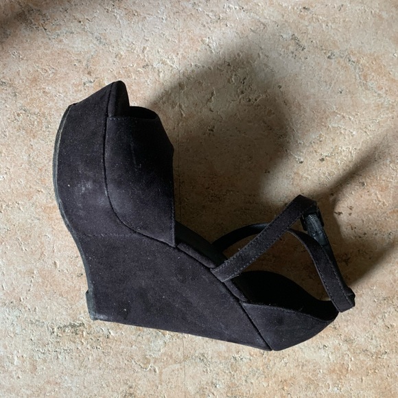 Black Platform Wedges size 7 - Picture 4 of 7